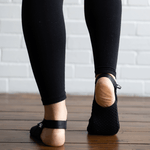 PigaLite™ – Grip socks with arch support, lightweight alternative to yoga and pilates shoes